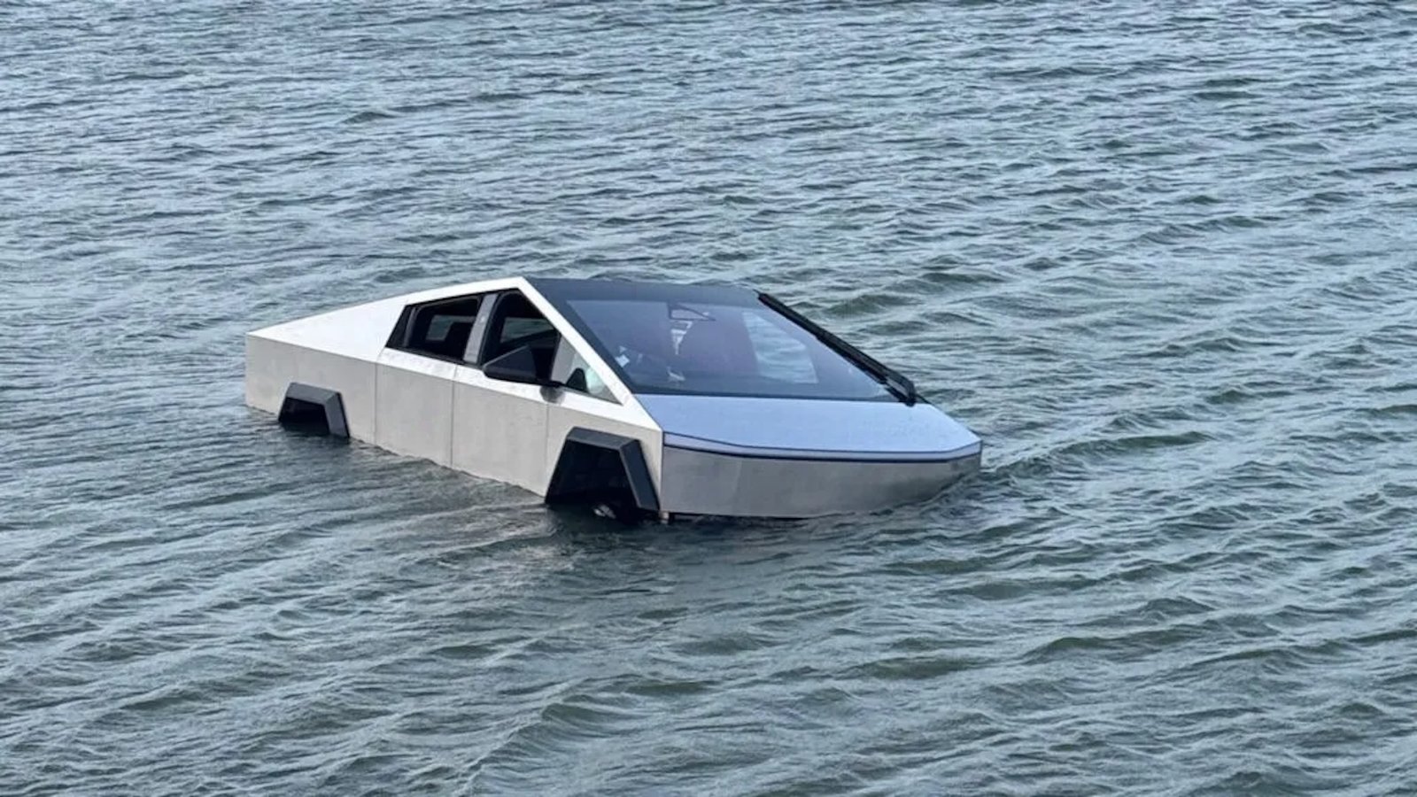 Tesla Cybertruck lac