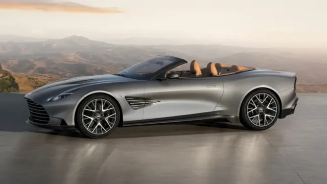 Aston Martin Vanquish 25