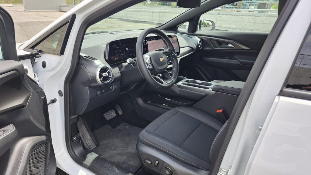 Chevrolet-Equinox-EV-LT-2026-picture Test Chevrolet Equinox EV: Price, Range and Incentives